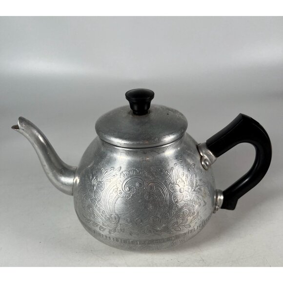 Vintage Swan Brand The Carlton 4 cup aluminum teapot - Picture 1 of 8